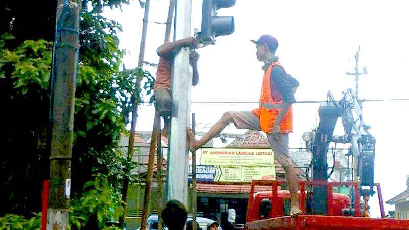 Traffic Light Pabuwaran Diujicobakan