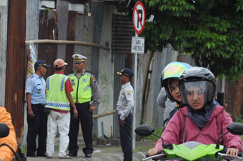 Parkir Sembarangan Bakal Kena Tilang atau Kempes Ban