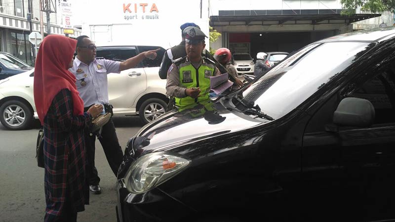 Mobil Dominasi Pelanggaran Parkir di Purwokerto