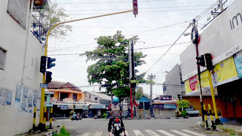 Lampu Lalin Jalan AW Sumarmo Purbalingga Mati