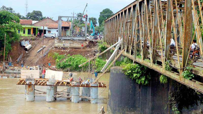 Pembangunan Jembatan Merah Terhambat Pengeboran Bawah Sungai Serayu