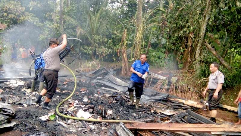 Ditinggal Belanja, Rumah Warga Kejobong Terbakar