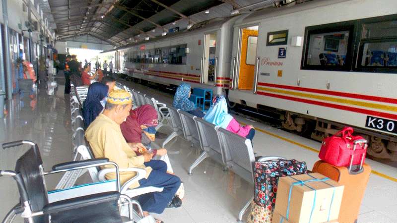 Jumlah Penumpang Kereta Api Wijayakusuma Berkurang