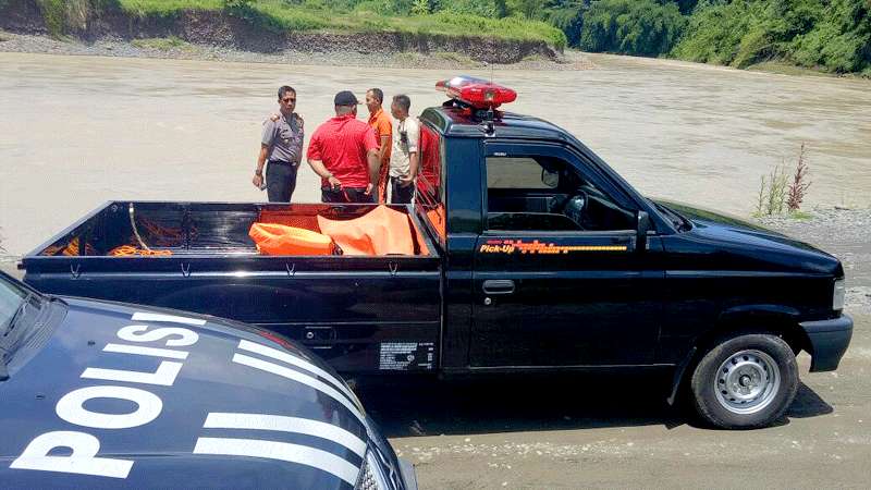 Pencari Batu Karangcengis Purbalingga Hanyut di Sungai Serayu