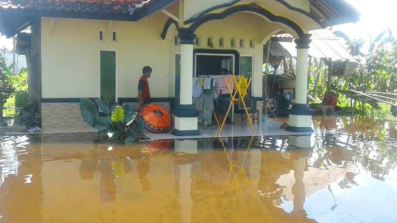 Pengungsi Banjir di Desa Tarisi dan Cilongkrang Kecamatan Wanareja Keluhkan Gatal-gatal