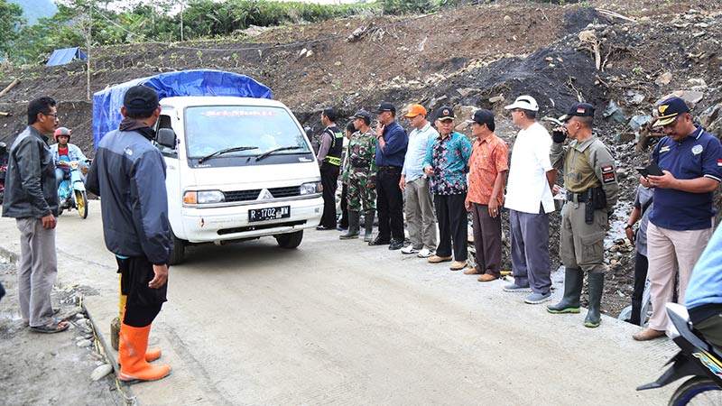 Jalan Paweden Terbuka Untuk Roda Empat, Tonase Dibatasi Maksimal Tujuh Ton