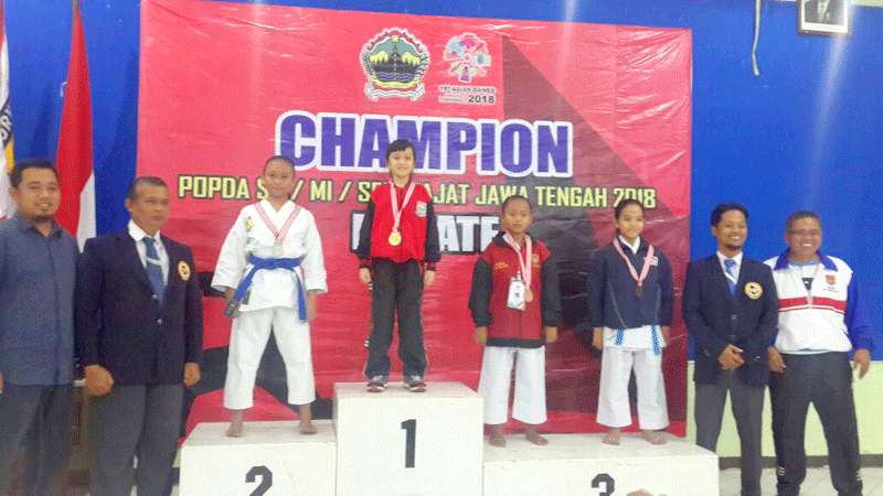 Karateka Putri Purbalingga Raih Medali Emas Popda Jateng
