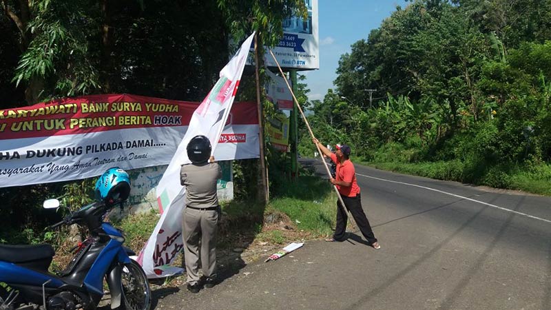 Kedua Paslon Bupati Banyumas Langgar Jumlah Baliho