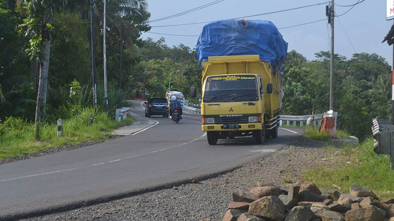 Berbahaya, Tikungan Cemuris Minim Rambu