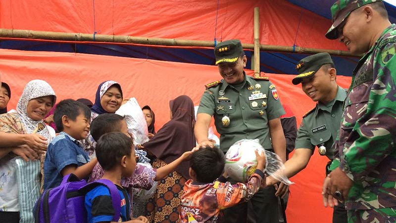 Warga Desa Kertosari Dirikan Mushola Darurat