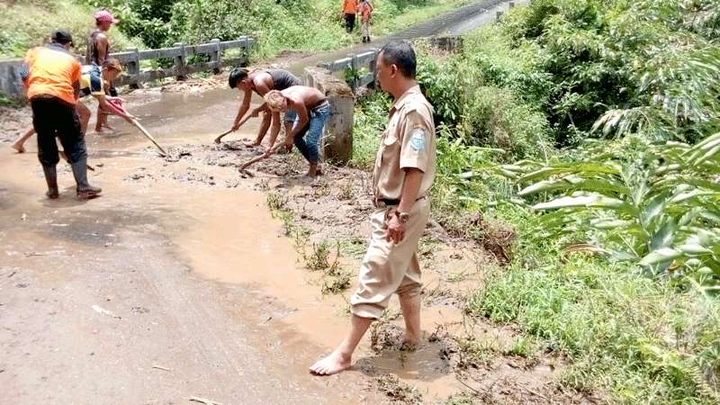 Desa Sirau Karangmoncol Rawan Bencana dan Jalan Rusak