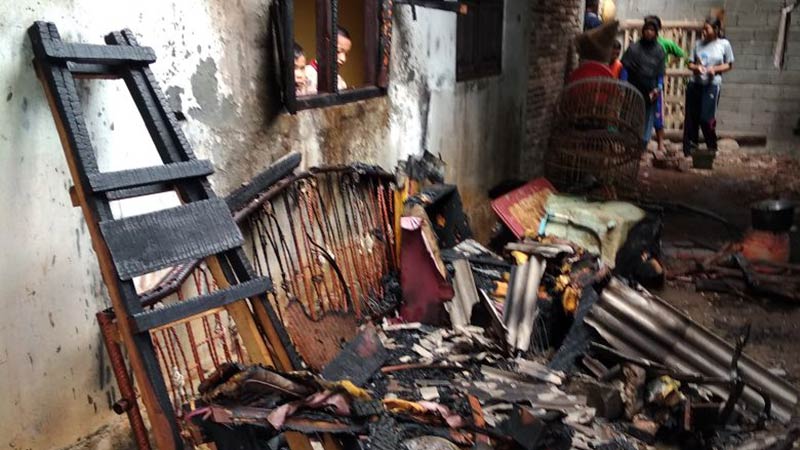 Gudang di Kemranjen Ludes Terbakar