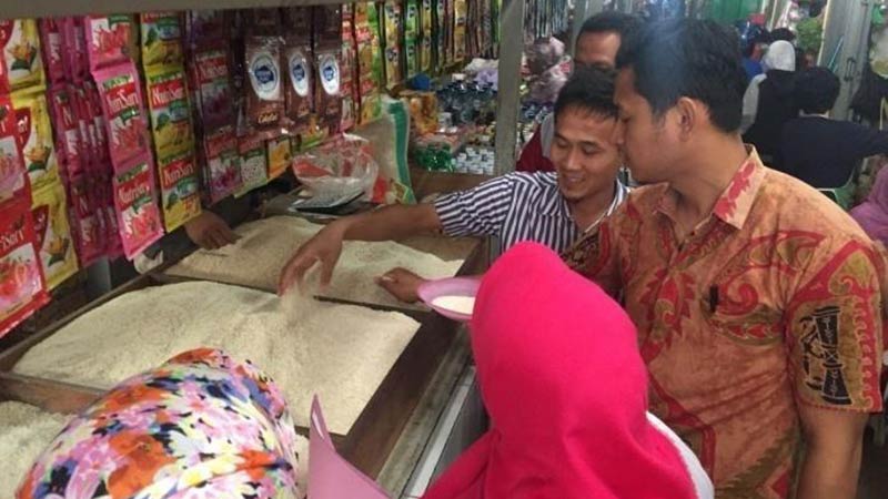 Harga Daging Ayam Naik, Beras Cukup Stabil