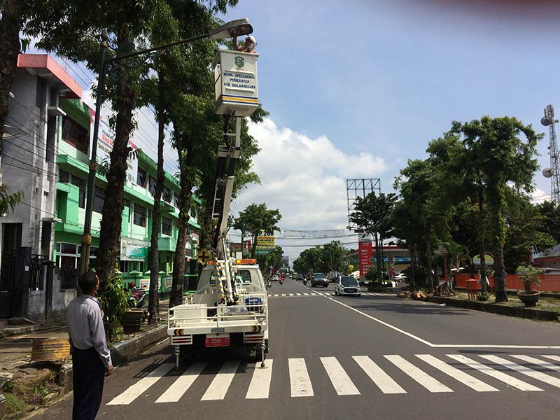 Perbaikan Penerangan Jalan Umum Dikebut