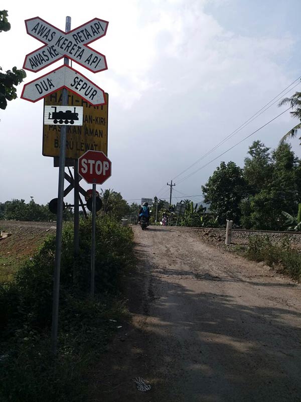 Perlintasan KA di Kaliwedi Diusulkan Underpass