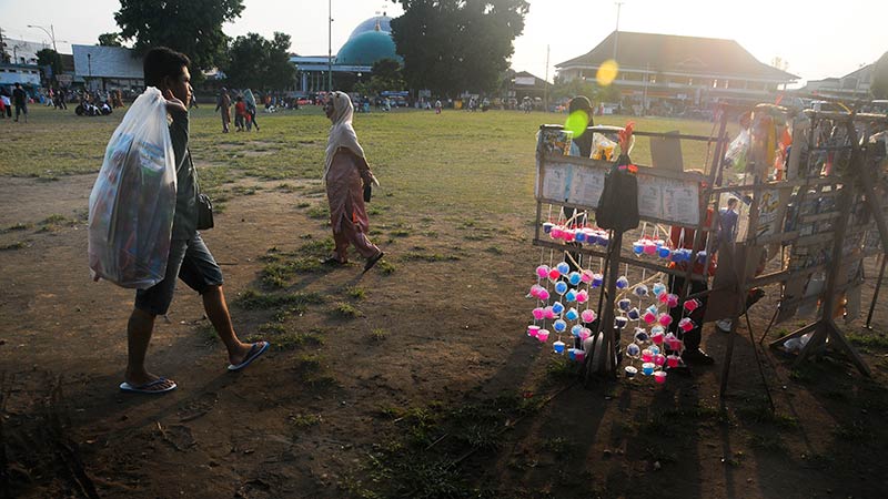 Rumput Alun-Alun Purwokerto Makin Memprihatinkan