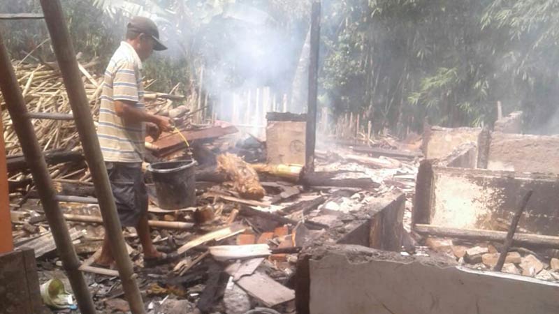 Usai Memasak Air, Rumah Ludes Terbakar