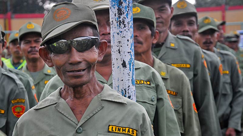 9.546 Linmas Bantu Pengamanan Pilkada Banyumas