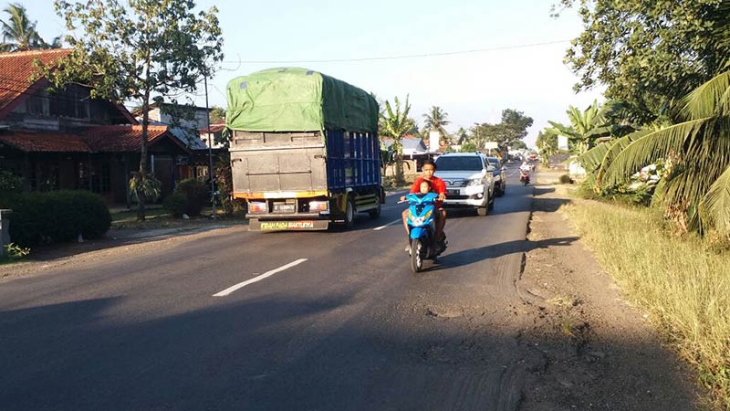 Jalur Pansela Masih Berlubang