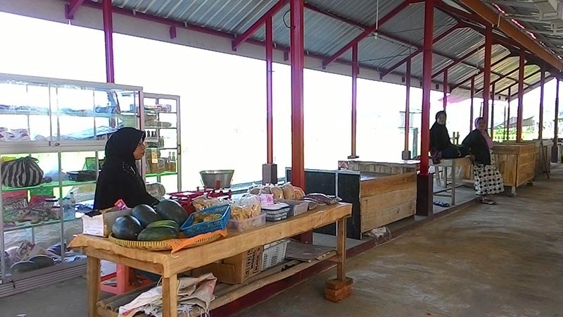 Sebulan Beroperasi, Pasar Desa Selanegara Masih Sepi