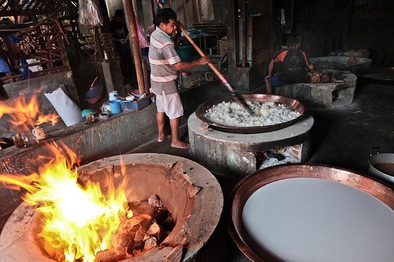 Demi Oleh-oleh, Satu Ton Jenang pun Dibawa Pulang Wisatawan