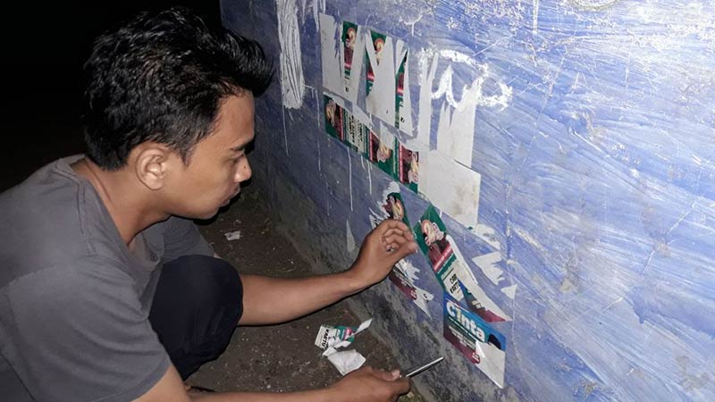 Alat Peraga Kampanye Stiker Paling Sulit Disterilkan