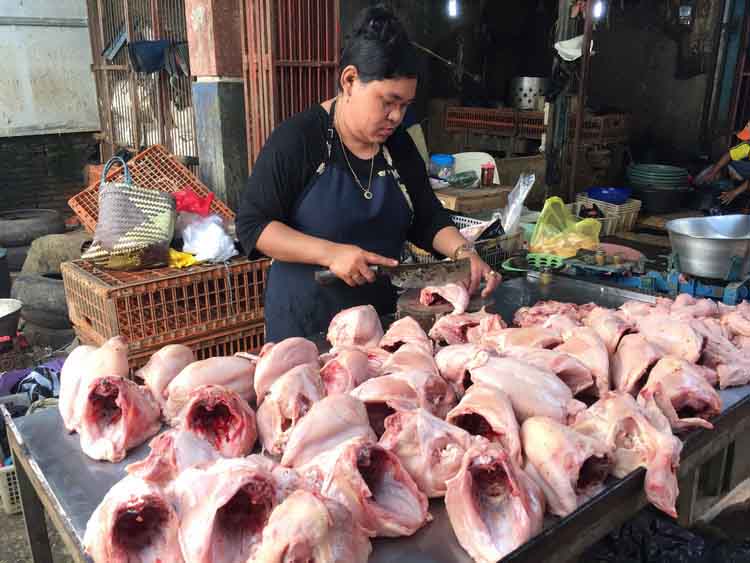 Pasokan Terbatas, Harga Ayam Meroket