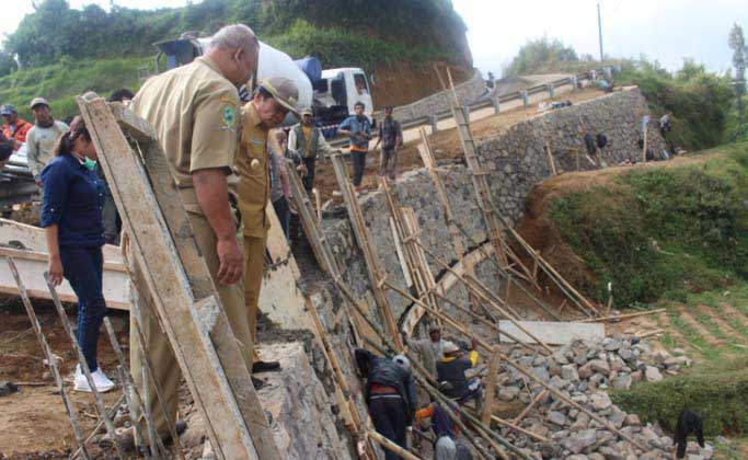 Awasi Ketat Pekerjaan Talud Ratamba