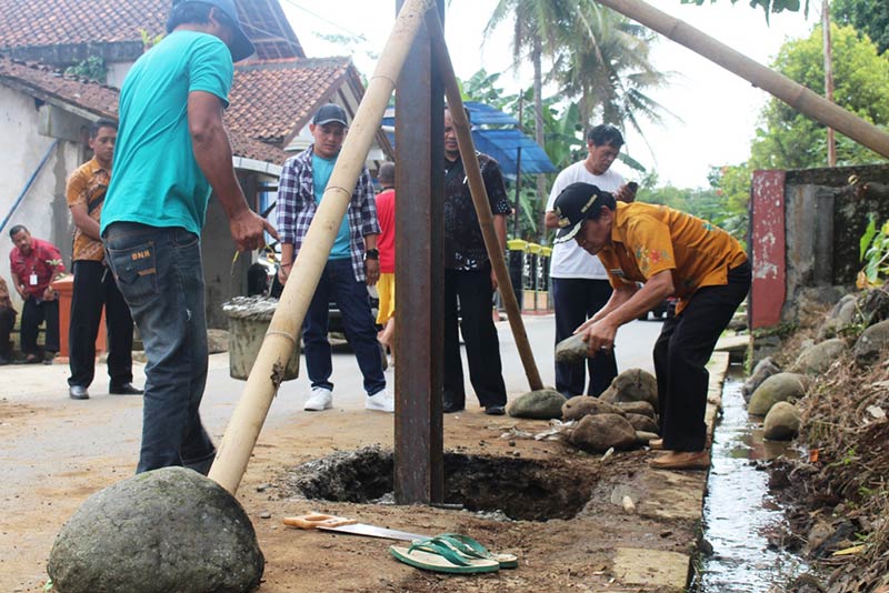 Pertigaan Tugu Ikan Danaraja Diportal