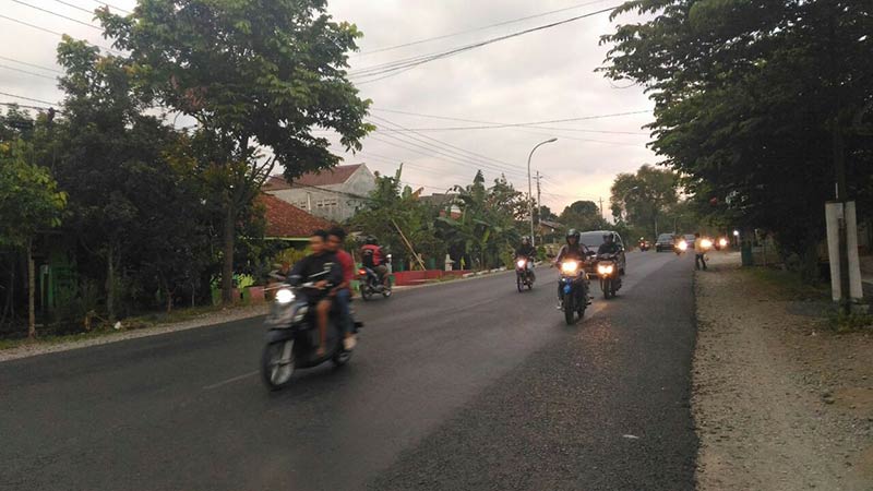 Jalan Pucang - Bawang Gunakan Aspal khusus