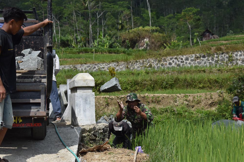 Medan Sulit, Material  TMMD Terhambat