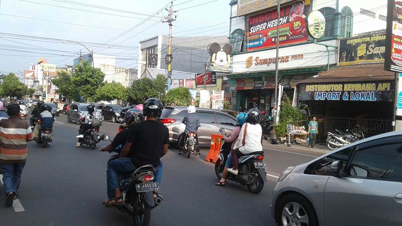 Larangan Putar Balik Dicopot, Lalu Lintas Semrawut