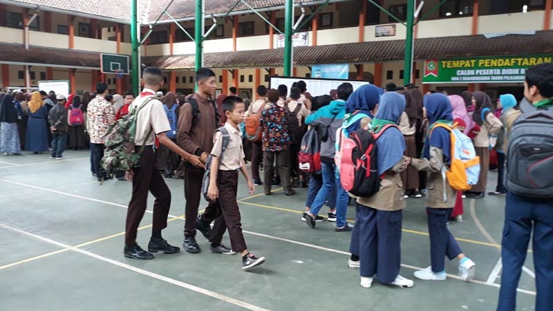 Ratusan Calon Siswa Banjarnegara 