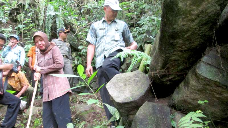 Situs Gunung Padang di Majenang  Sulit Digarap Jadi Obwis