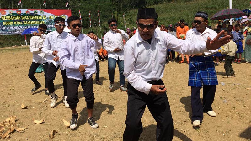 Tari Paksimoi Warnai Pembukaan TMMD