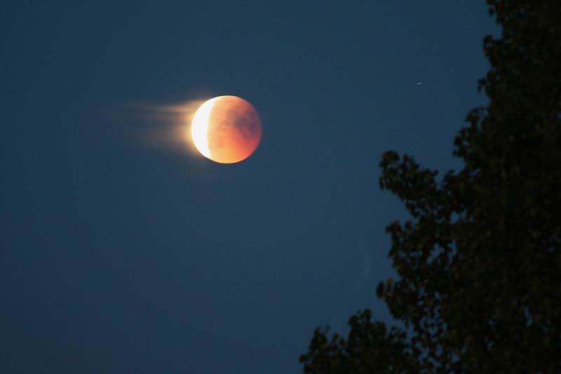 Sambut Gerhana Bulan Total Terlama Abad Ini