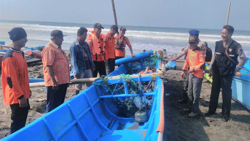Dihempas Gelombang, Satu Nelayan Hilang