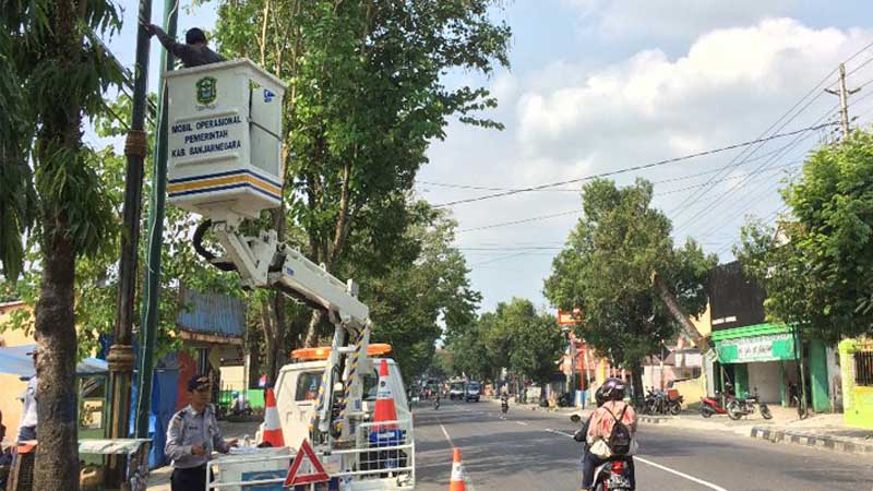 Banjarnegara Bersolek dengan Lampu Hias