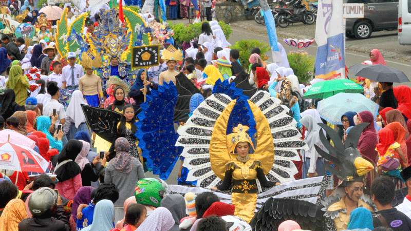 Kebumen Carnival Berlangsung Semarak