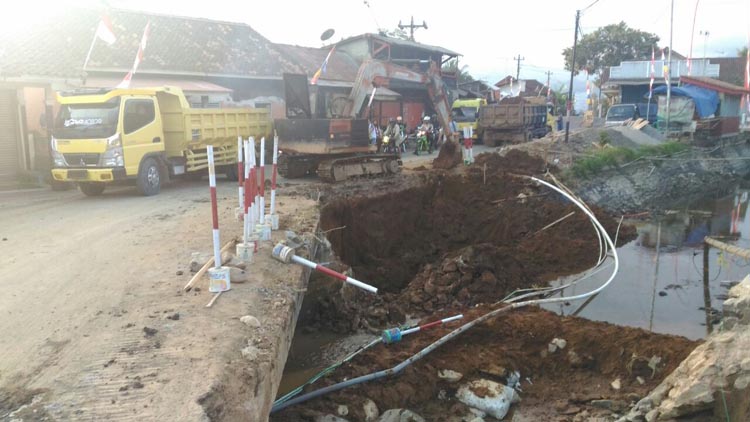 Brug Menceng Karangtengah Dibongkar