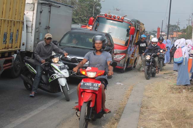 Pelebaran Jalan Picu Kemacetan