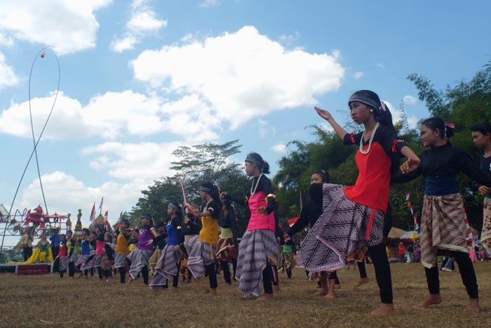 Pagelaran Tari Kolosal Dewi Sri