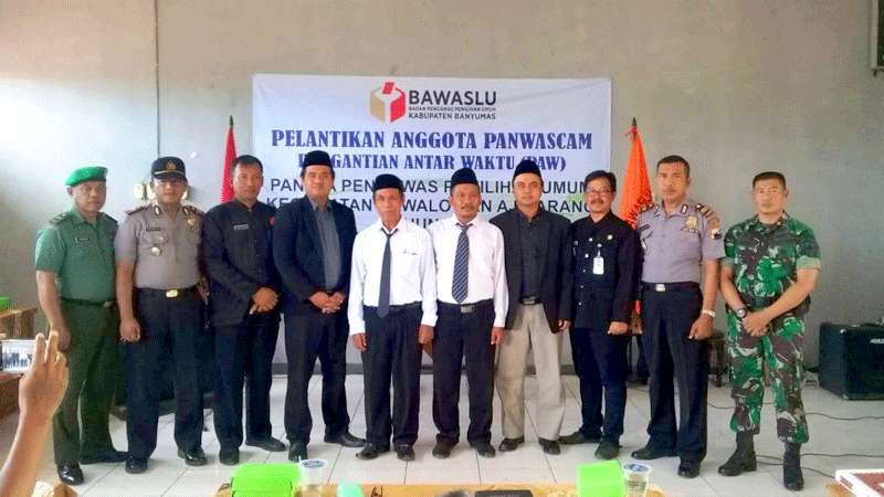 Bawaslu Kabupaten Banyumas Lantik Dua Komisioner Panwascam