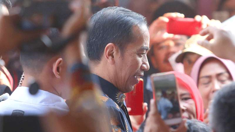Jokowi Stop Bagi-Bagi Sepeda