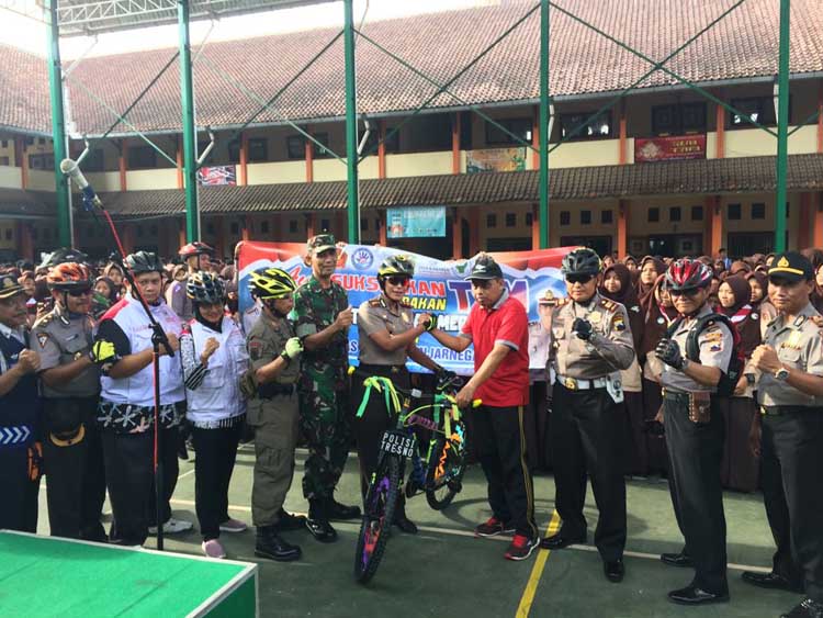 MAN 2 Banjarnegara Dukung Gerakan TSM