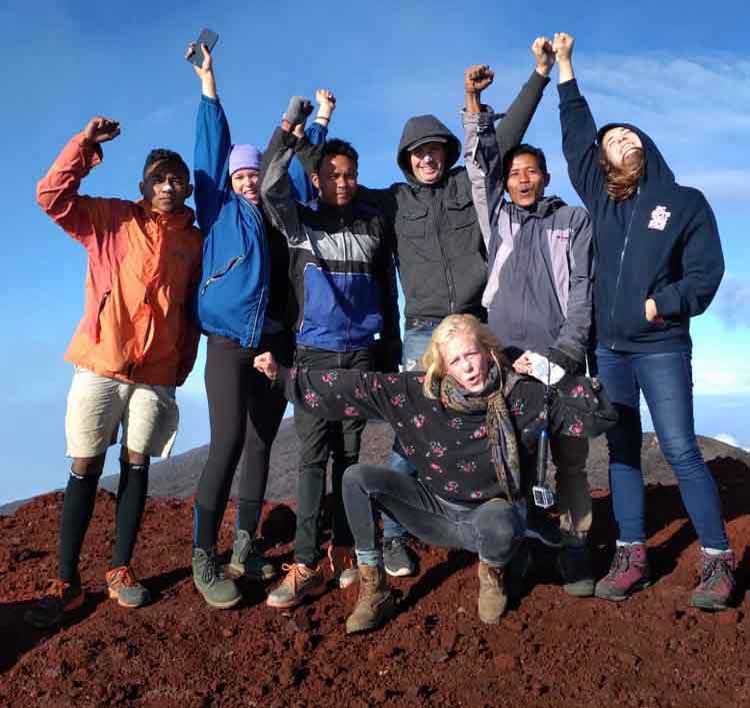 Alam Gunung Slamet Sihir Pelancong Mancanegara