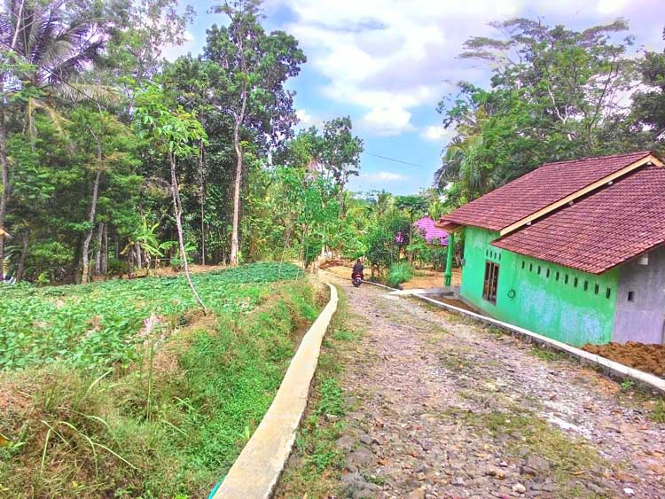 Jalan di Watuagung Belum Tersentuh Aspal