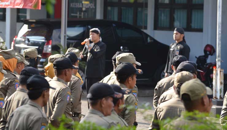 Hude Roadshow, Kerja Riang Gembira