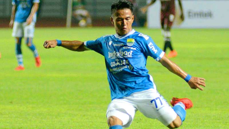 1 Persipura vs Persib 1-Persib Masih Pimpin Klasemen