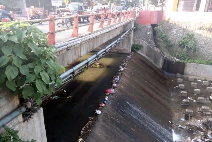 Sungai Gemuruh Dipenuhi Sampah